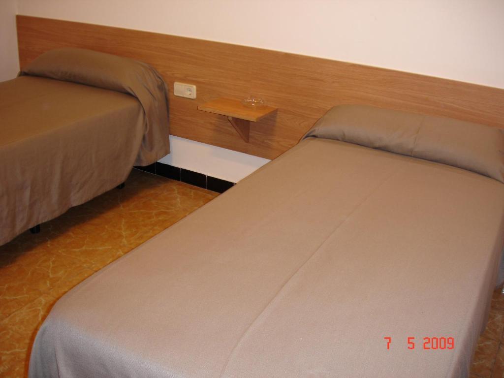 Hostal Can Blanco Sarriá de Ter Exterior foto
